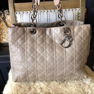 😍Beautiful Classic Auth Dior Bag!💗